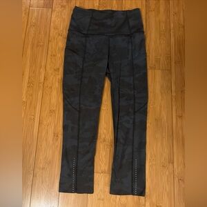 Lululemon Black Camo High-Waist Workout Leggings Sz 2